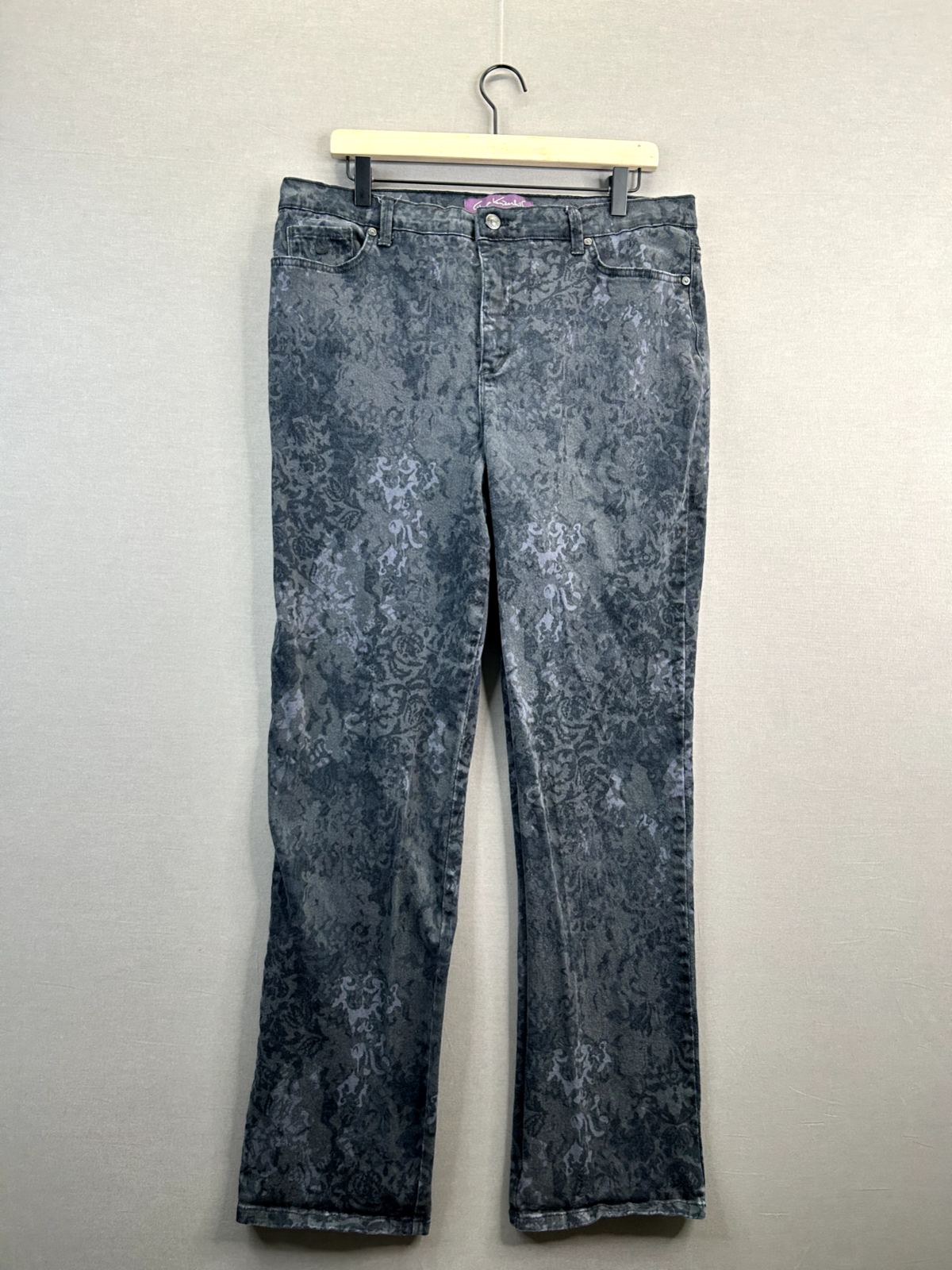 Gloria Vanderbilt Women’s Straight Fit Black Jeans Size 16