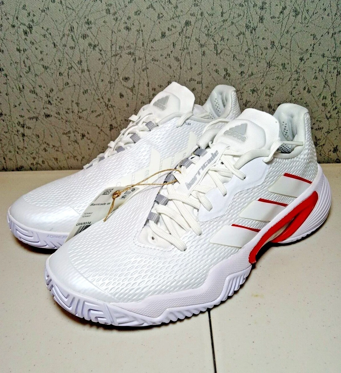 Barricade court deals w adidas