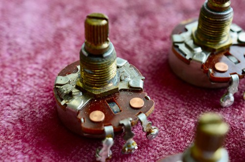 Vintage 1965 Gibson CTS 500k matched pot set - Volume / Tone - ES-335 PAF 1967 - Picture 6 of 12