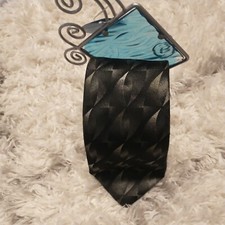 Essante Designer 100% Silk Made In USA Necktie 60x4 Black/Silver Geometric