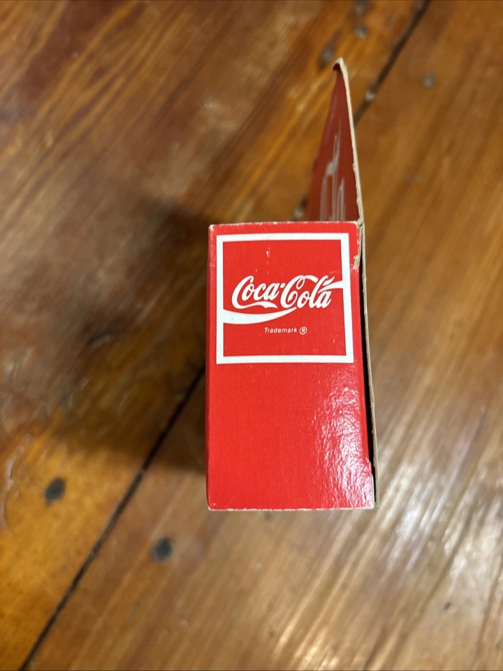 Vintage 1979 Die-Cast Metal Coca-Cola Red Delivery Truck NIB Hartoy. TB64  - Image 4 of 4