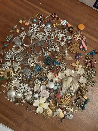 Lot Of Vintage Costume Jewelry Brooches & Earrings For Crafting 2lbs. 12oz.