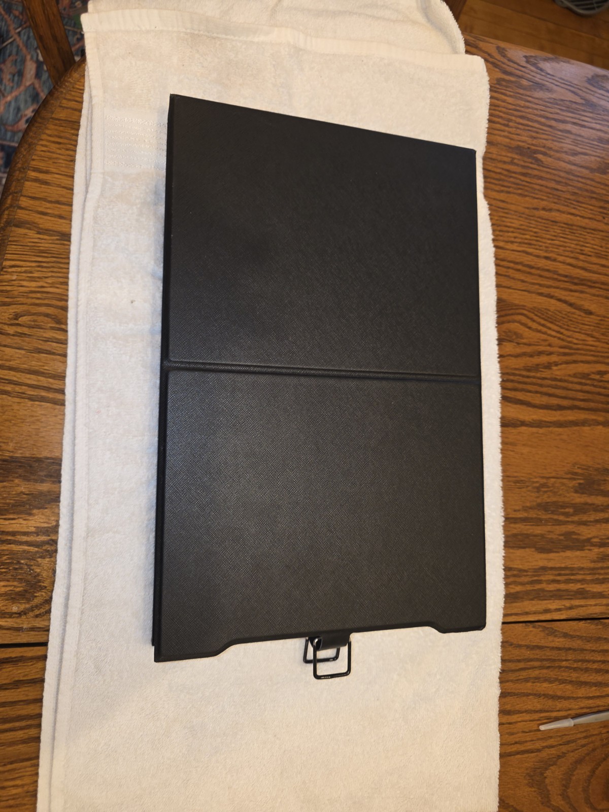 Oiiwak 16-Inch Dual Portable Monitor 1200P - creates Tri-Screen Laptop setup