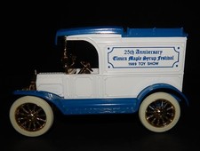 Ford 1913 Model T Delivery Van 25th Anniversary Toy Show Coin Bank w/ Key ERTL