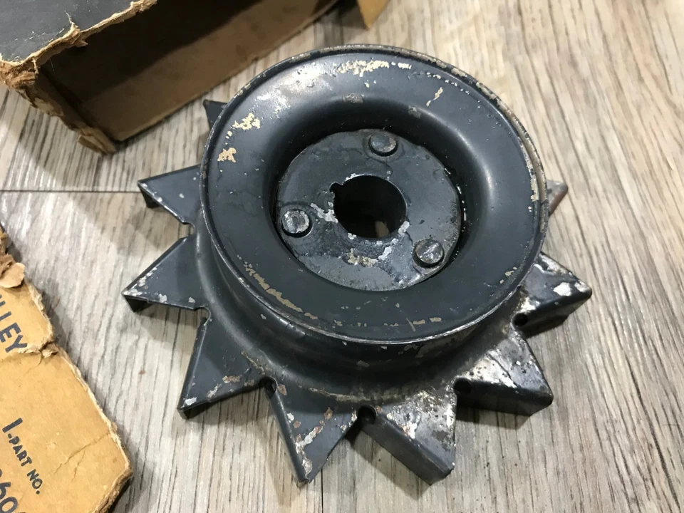 1955 CHEVROLET CHEVY BEL AIR 210 NOMAD NOS GM POLIA DE VENTILADOR GERADOR 3703606  - Imagem 3 de 3