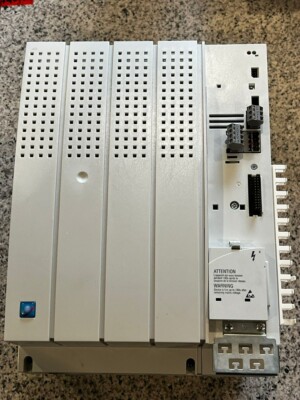 Lenze 8200 vector E82EV153K4B201XX4C37 Frequenzumrichter E82EV153K4B201 Converte