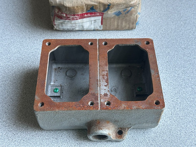 New CROUSE HINDS EDS272 EXPLOSION PROOF BACK BOX 2 GANG 3/4'' DEAD END