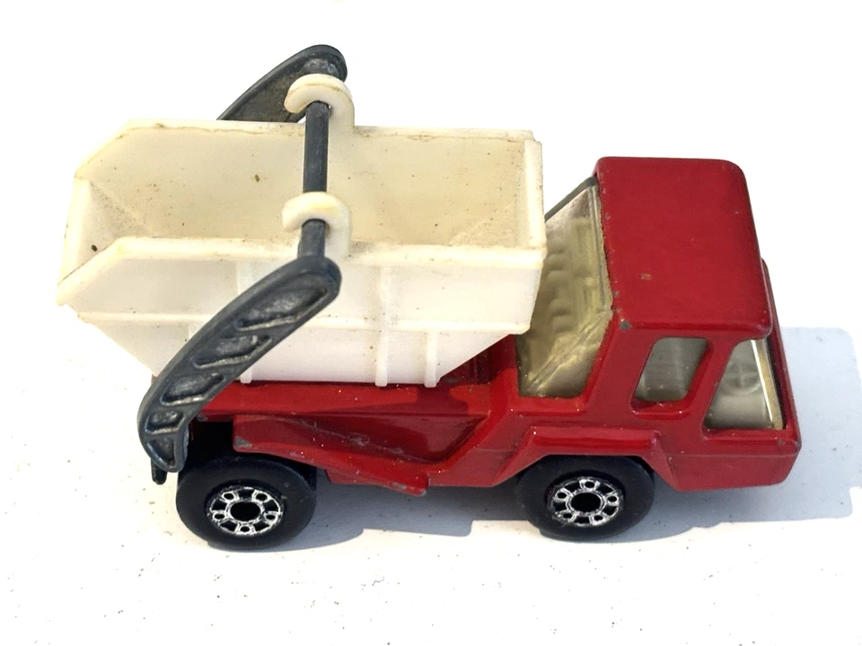 1975 vintage Matchbox Lesney Superfast No37 SKIP TRUCK 1.63 diecast classic F3 - Image 2 of 4