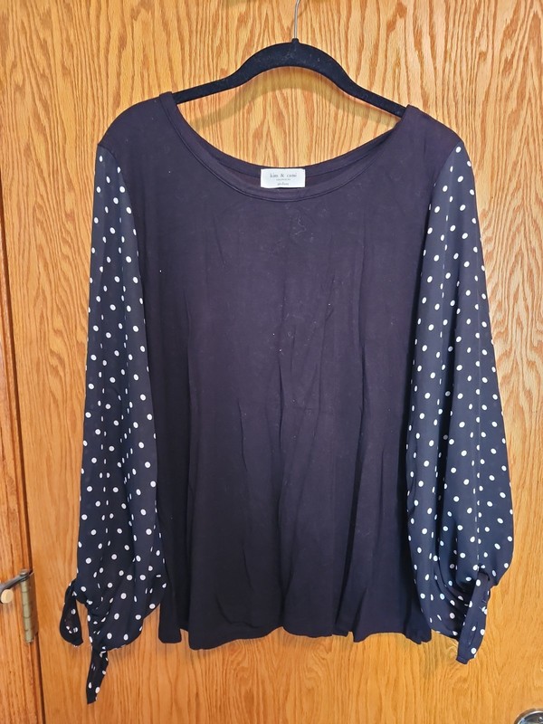 Kim & Cami Black Polka Dot Long Sleeve Lightweight Top Size Medium 