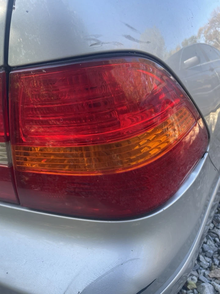 2001 - 2003 雷克萨斯 LS430 原始设备制造商尾灯一对 — 第 2/4 张图片