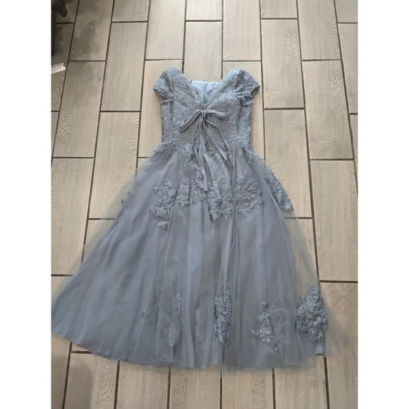 Elegante Vestido de Noche Formal de Encaje Azul Ahumado Vestido de Dama de Honor Foto 4 de 4