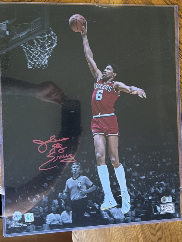 Julius Erving Autographed Philadelphia 76ers 16x20 Photo Beckett 44094