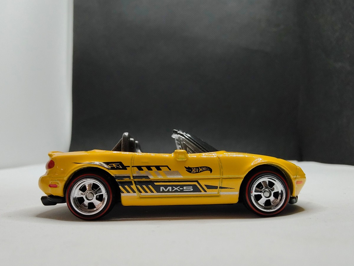 2025 HOT WHEELS PROTOTYPE FACTORY TEST RUN RIVET '91 Mazda MX-5