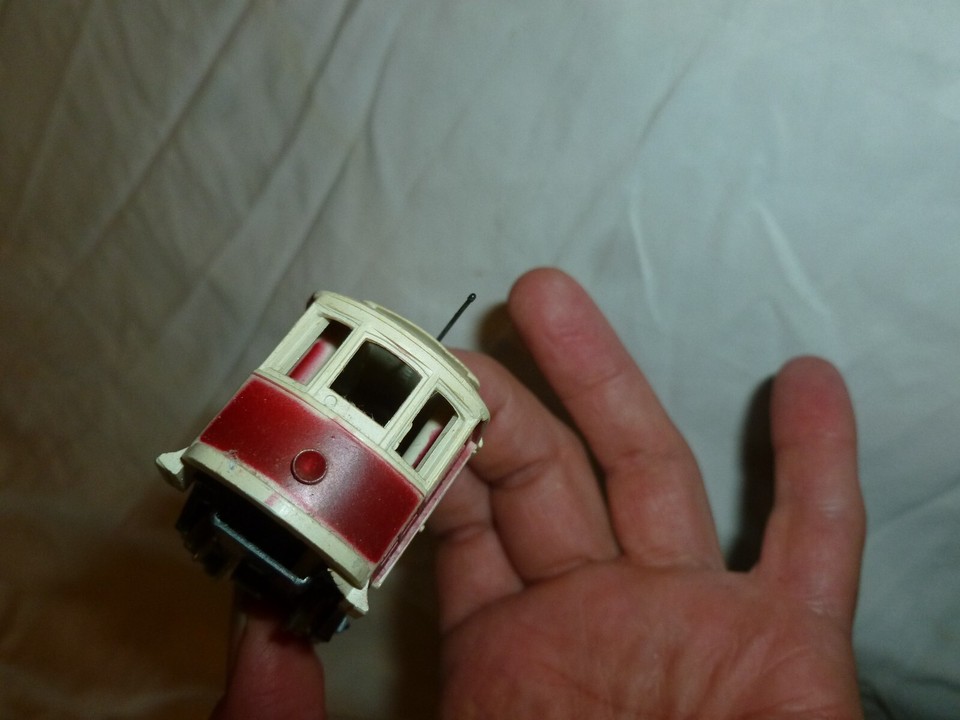 Vintage Tyco HO Scale Powered Trolley Streetcar / Nob Hill 61 / 214D