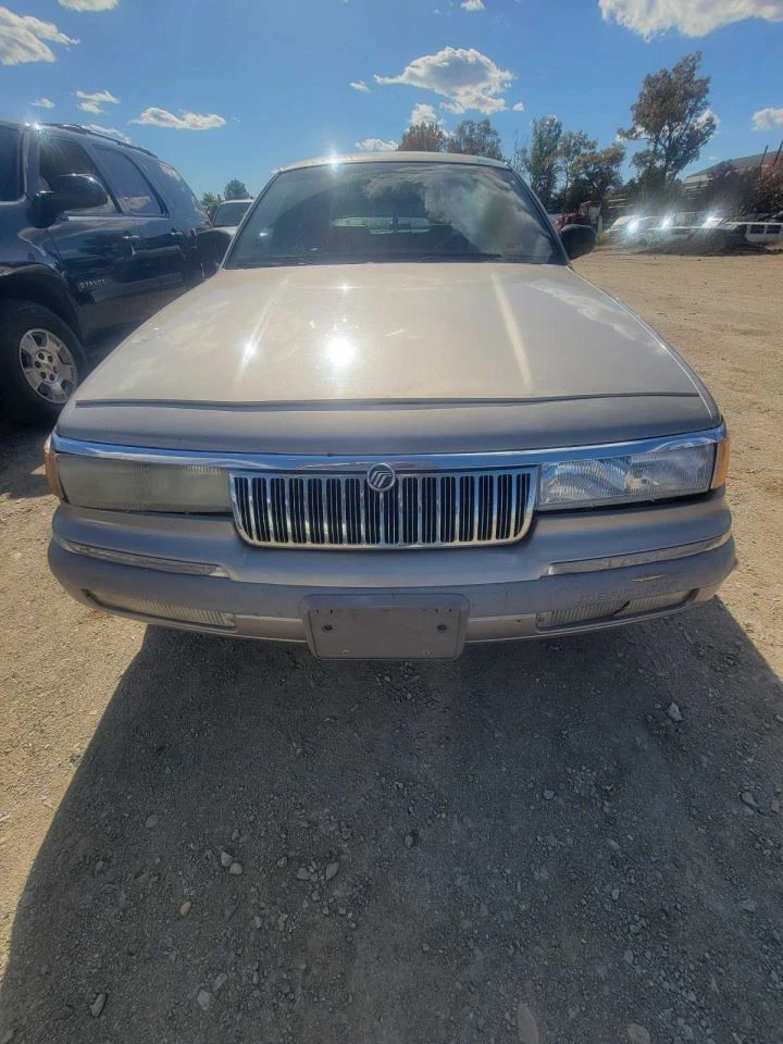 Driver Corner/Park Light Side Marker Fits 92-94 GRAND MARQUIS 1644143 - Image 2 of 4