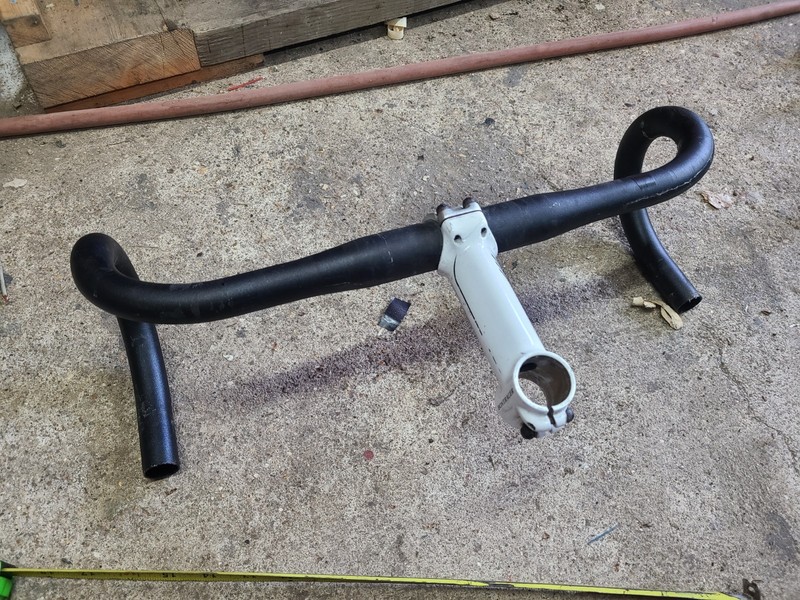 Bontrager race Aluminium Drop Handle Bars.