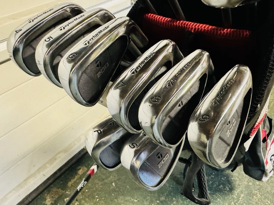 Mens R/H TaylorMade Full Golf clubs set, Irons, Driver, Woods, Putter & Bag - Image 4 of 4