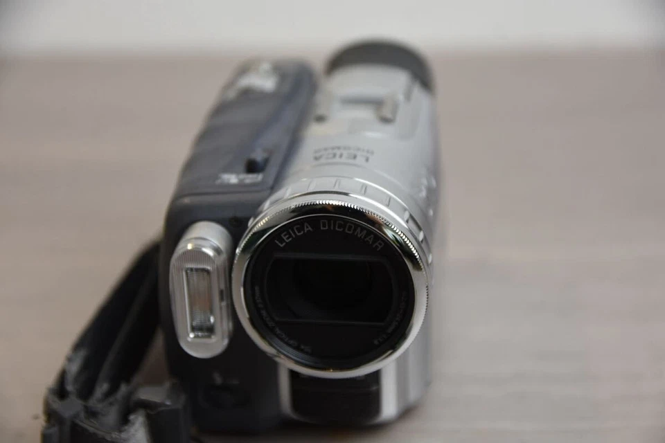 Panasonic NV-GS200 Digital Video Camera MiniDV Silver Optical Zoom 10x Used - Image 3 of 4