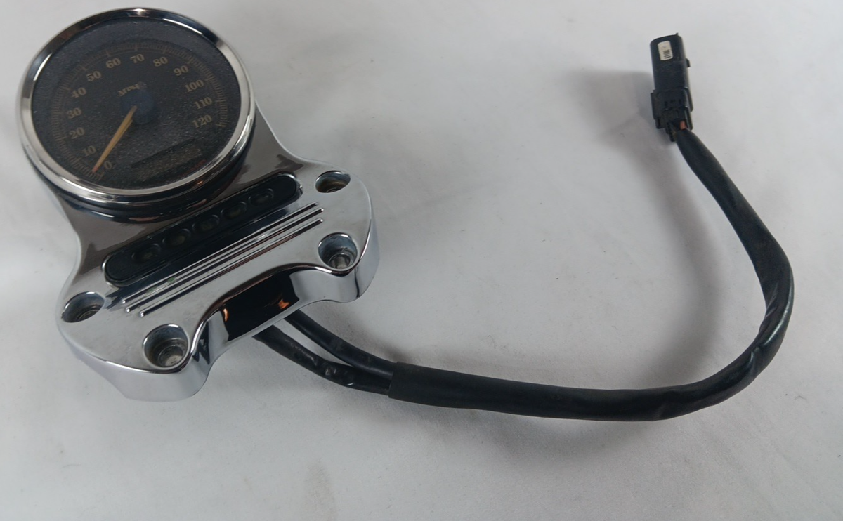 HARLEY SPORTSTER 1200 V SEVENTY-TWO SPEEDOMETER GAUGE W/HOUSING