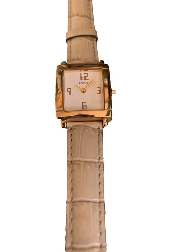 Lorus V516-6A00 Backwards Disney Goofy Leather Quartz Analog 