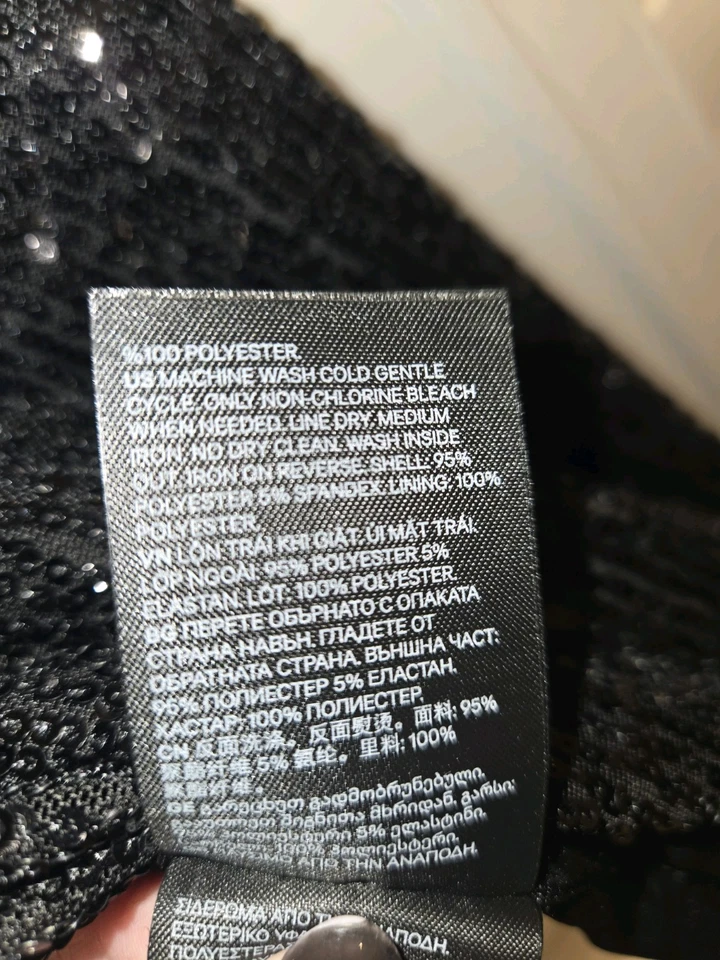 Blusa feminina H&M tamanho XL todas as lantejoulas manga curta preta - Imagem 4 de 4