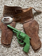VNTG Engraved Leather Western Cowboy Wells Fargo Holster AND Toy Cap Gun Pistol