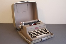 1958 Beige Royal Quiet De Luxe Typewriter w/Case – Cleaned & Fully Functional!! thumbnail