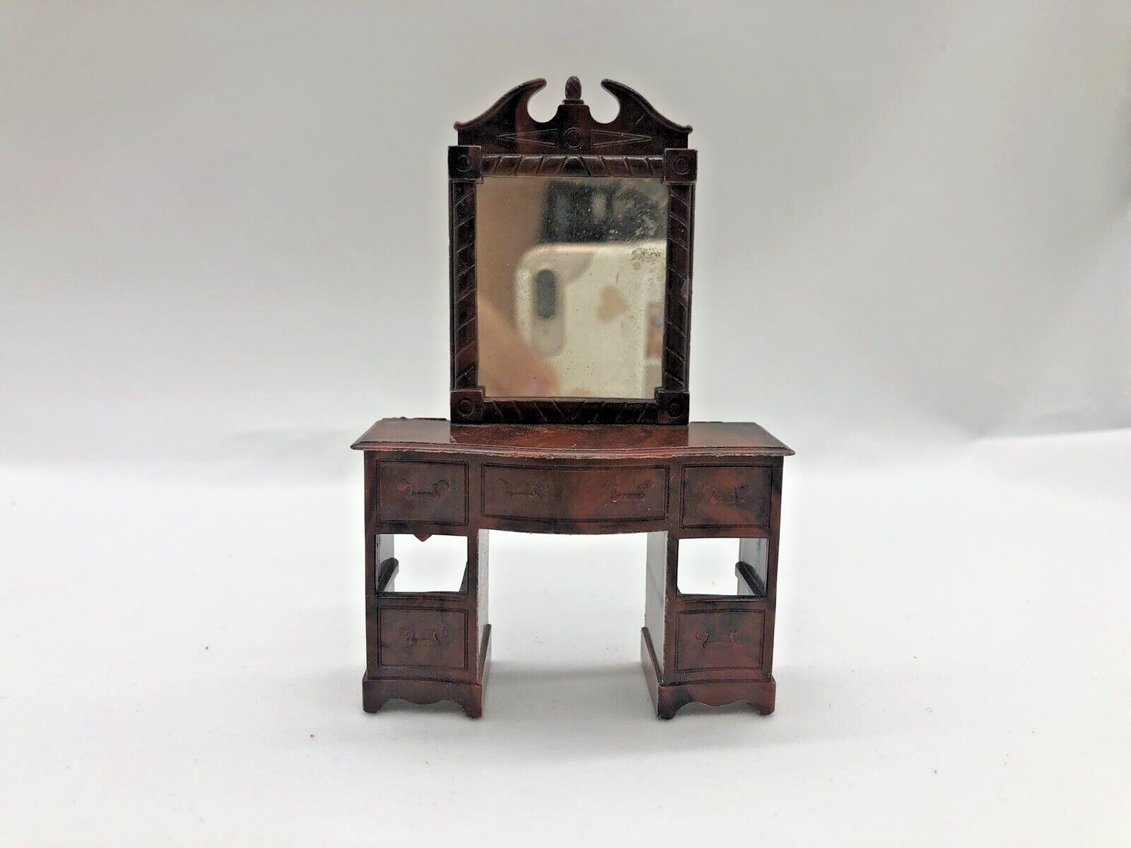 Vintage 1950's Renwal Doll House Furniture Hutch Dresser Tub Sink