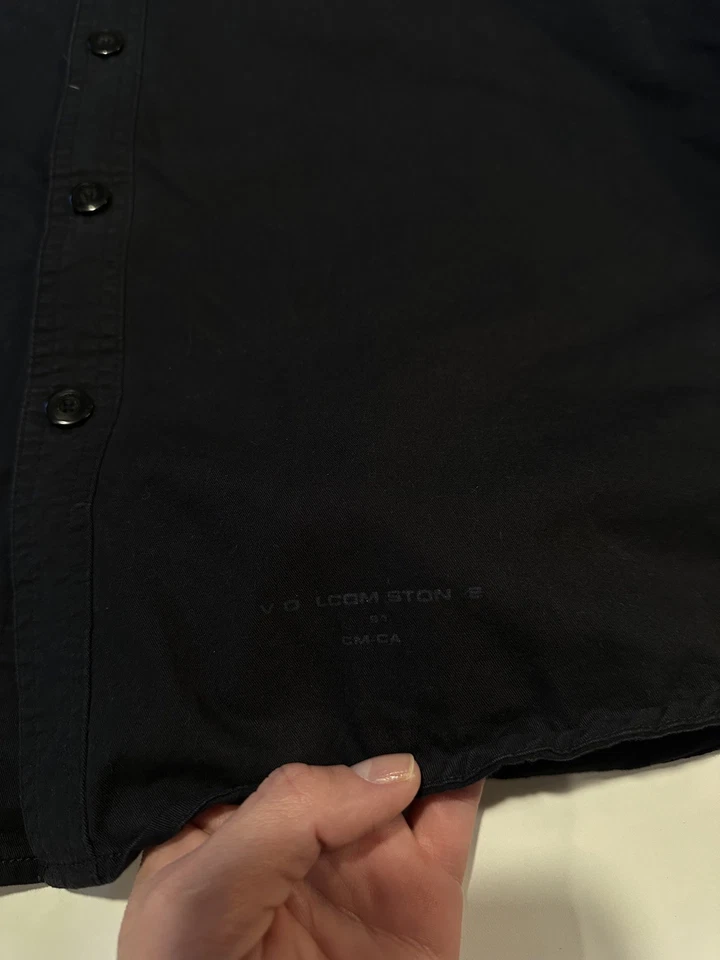 Men's Volcom Black Long Sleeve Button Up Size Large - Image 2 of 4