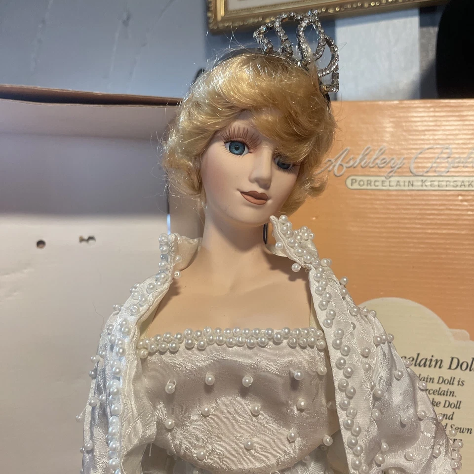 Ashley Belle princess diana porcelain doll Original Box With Stand Included - Image 2 of 4