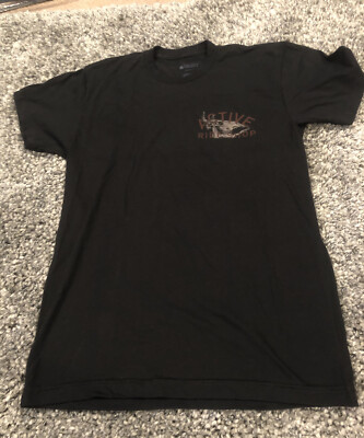 Active wear Mens Small  Black Graphic Short Sleeve T-shirt