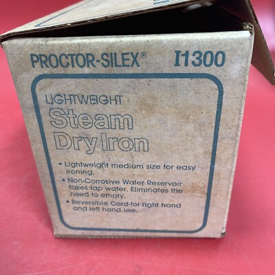 VINTAGE PROCTOR-SILEX LIGHTWEIGHT STEAM / DRY IRON #I1300, MADE IN