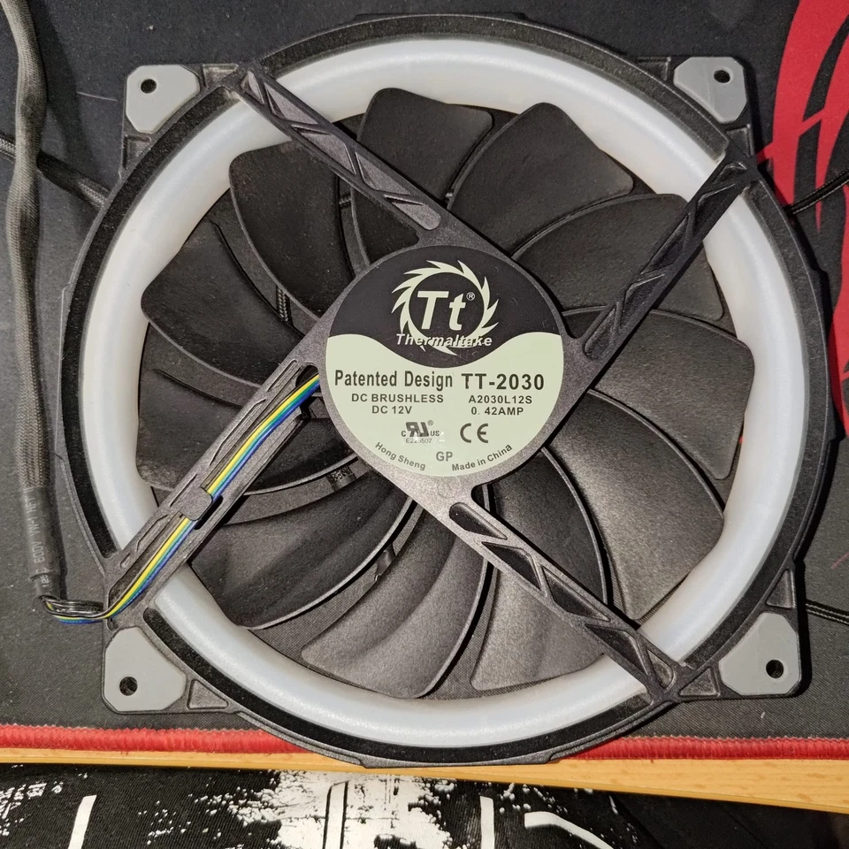 Thermaltake TT-2030 PC-Gehäuse-Lüfter Schwarz (B x H x T) 200 x 200 x 30 mm