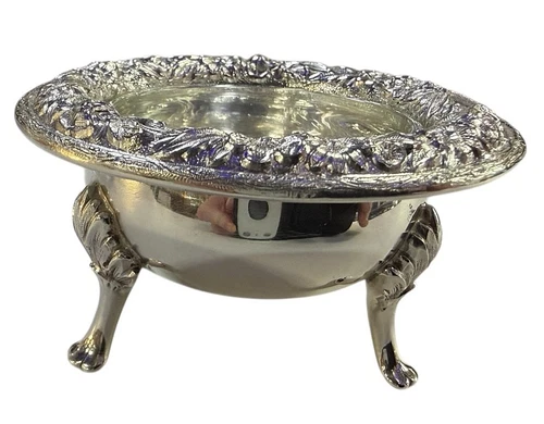 S KIRK & SON STERLING SILVER REPOUSSE FOOTED SALT CELLAR WITH GLASS LINER