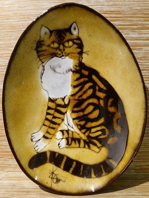 Chelsea Pottery Cat Dish / Wall Plaque Joyce Morgan 20.5cm High
