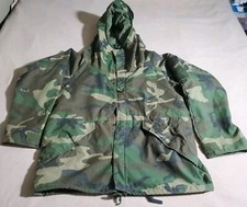 USGI Woodland Camouflage Extended Cold Weather Parka Size Medium-Regular, Camo
