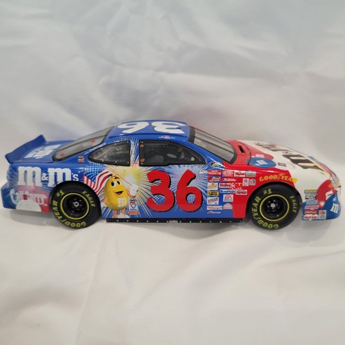 Nascar Stock Car Kenny Schrader Die Cast Red, White & Blue M&M 1:24 Scale - Picture 4 of 8