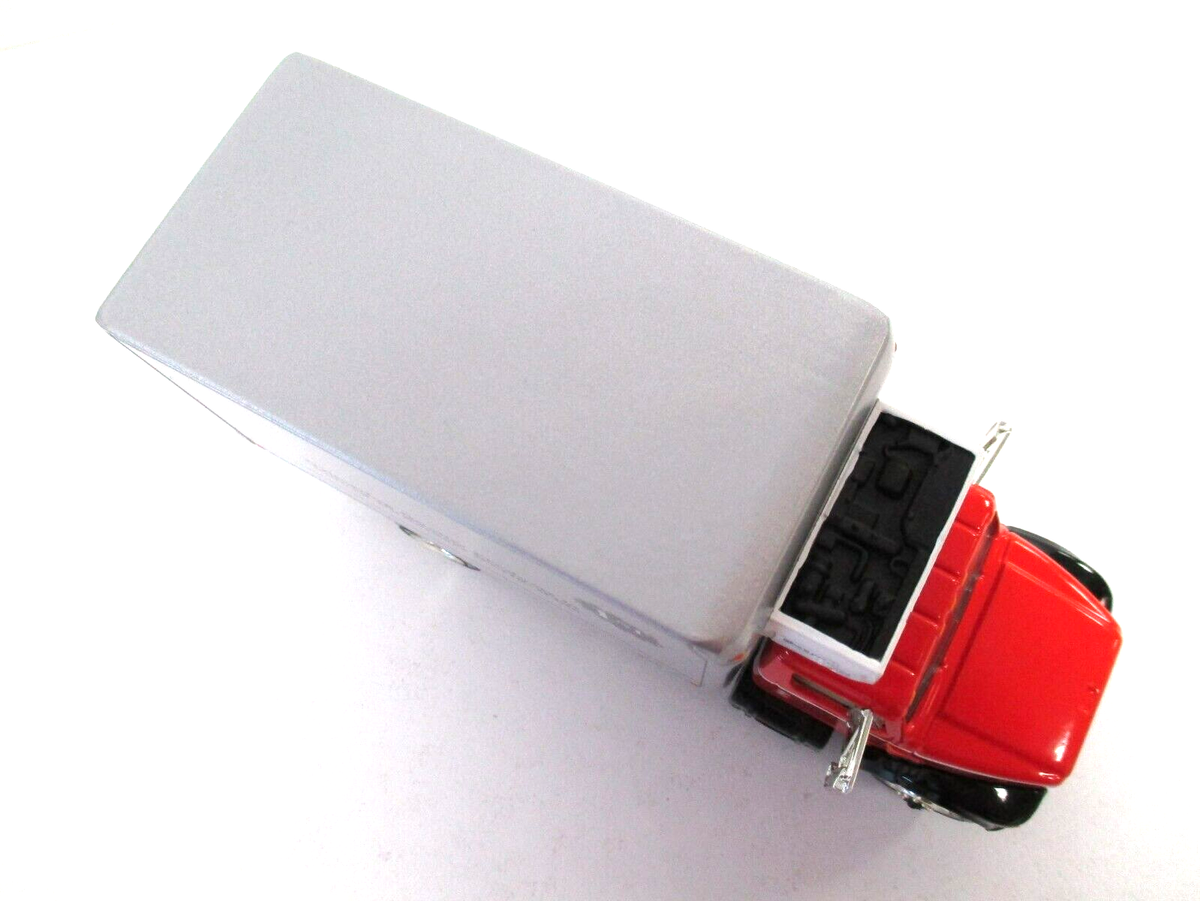 FIRST GEAR - INTERNATIONAL 4900 THERMO-KING BOX STRAIGHT