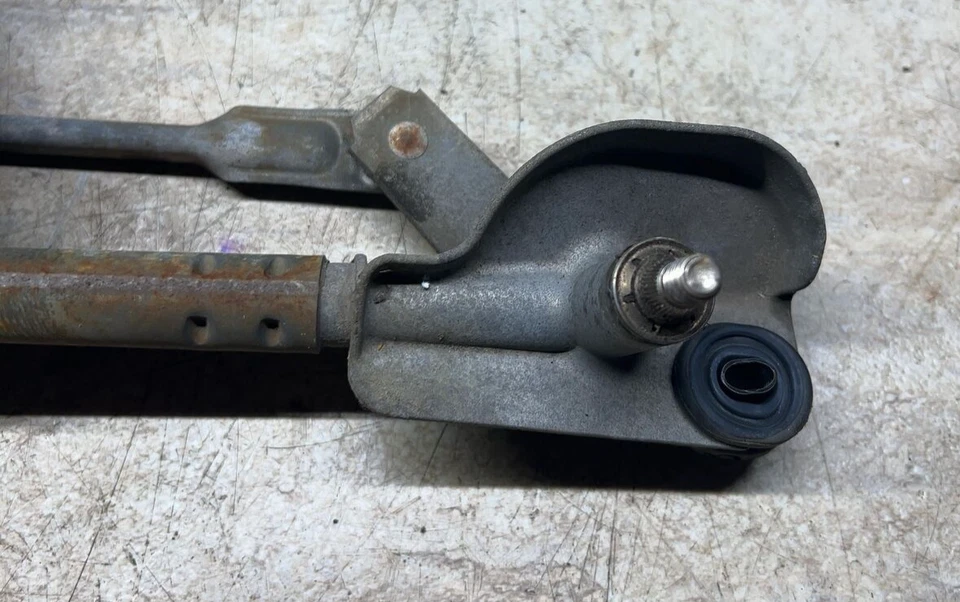 Conjunto de acoplamiento de motor y transmisión limpiaparabrisas SUZUKI AERIO 2002-2007 Foto 4 de 4