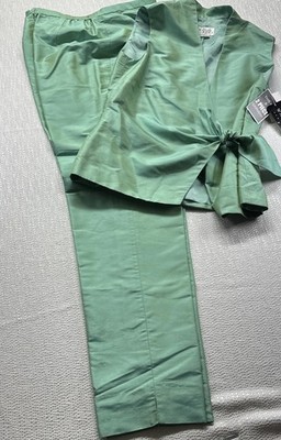 NWT David Warren Silk  Size 8 Green Sleeveless Wrap, Style Top, And Trouser