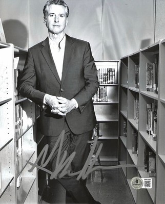 GAVIN NEWSOM SIGNED CALIFORNIA GOVERNOR 8X10 - BECKETT COA OBAMA TRUMP BIDEN