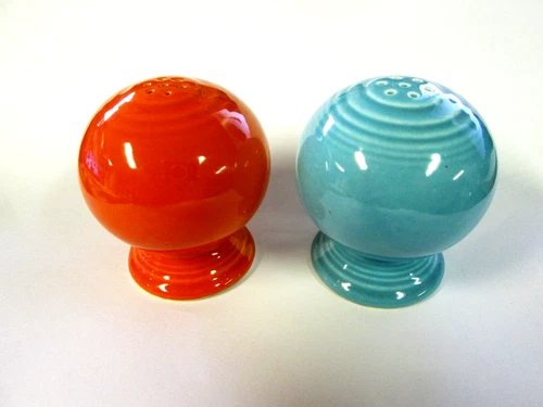 Pr Fiesta Salt & Pepper Shakers Original Uranium Red & Turquoise w/corks