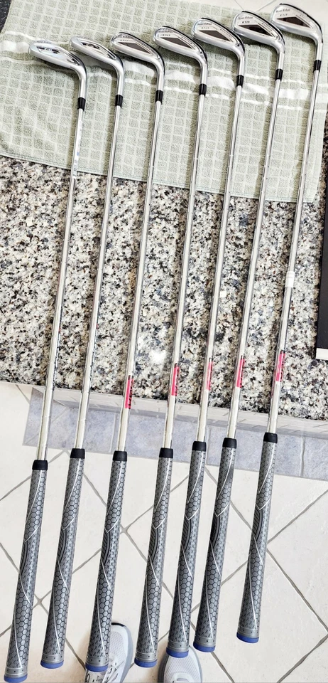 Hierros Tour Edge Exotics E723 6-PW R flex KBS Tour 110 y E722 AW-GW Elevate 95 Foto 3 de 4