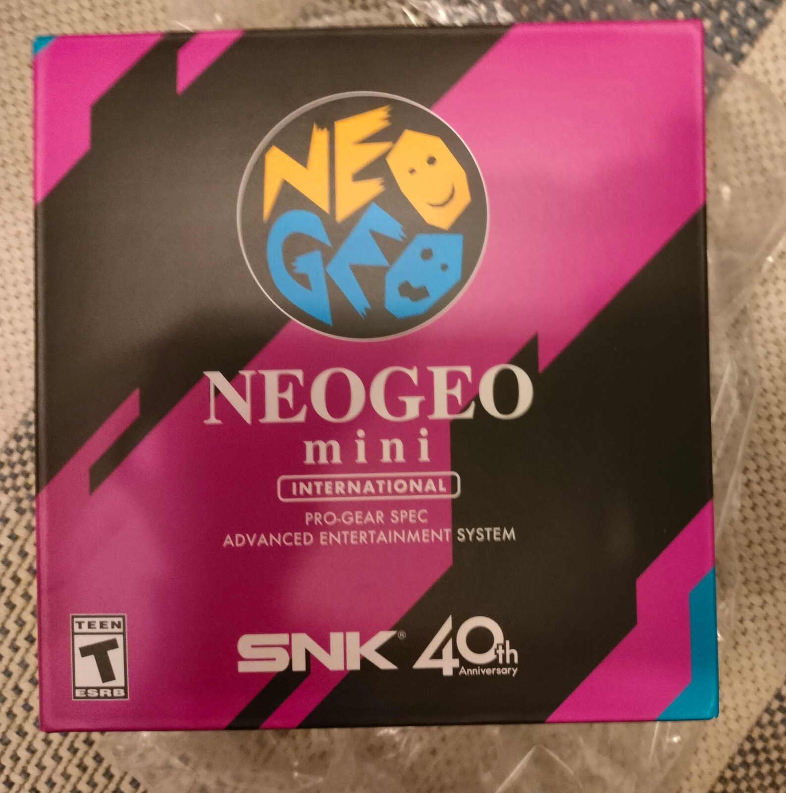 Neo Geo Mini la solution idéale pour rejouer aux classiques d'arcade sans encombrer votre salon