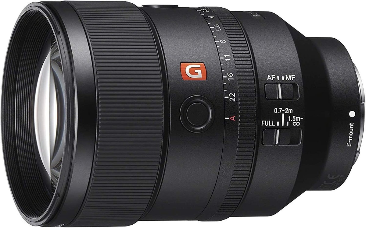 Sony FE 135mm F1.8 GM Lens (SEL135F18GM) & Accessories Bundle