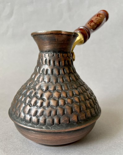 Unique Honeycomb Textured Copper Pot - Rustic Charm for Foodies and Coffee Lover - Picture 4 of 12