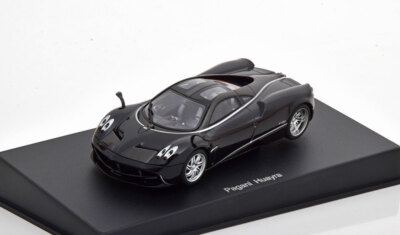Pagani Huayra 2011 Black With Silver Stripes Autoart 58209 1/43 Metal Noir Italy