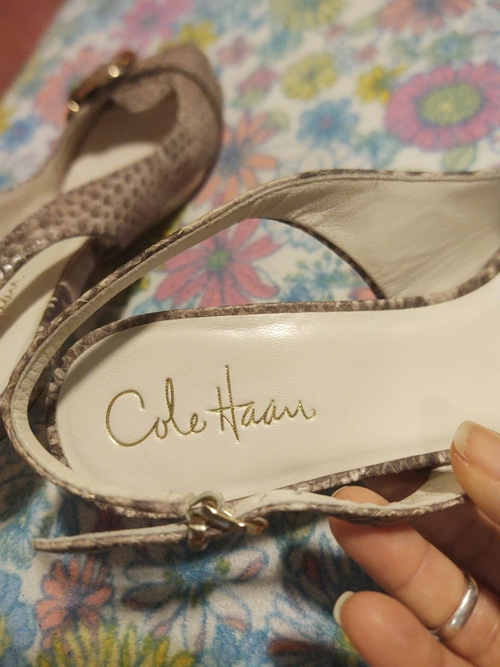 Cole Haan Sling Back Pumps Couro Estampa de Cobra Feminino Tamanho 9B Cor Marrom Claro - Imagem 3 de 4
