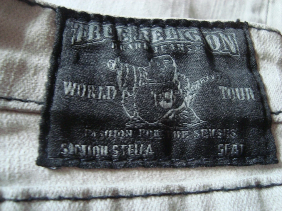 true religion girl's jeans size 28 on tag but will fit 7/8 - Imagem 3 de 4