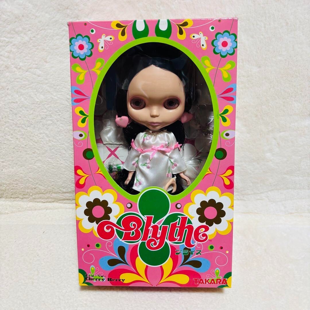 Neo Blythe Very Cherry Berry Fashion Doll Playsets Takara Tomy